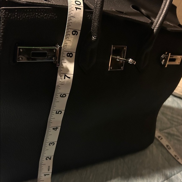 Elegant Black Leather Men's Bag - Picture 9 of 9